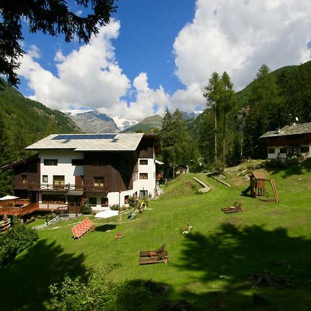 Albergo Villa Anna Maria Champoluc Exterior foto